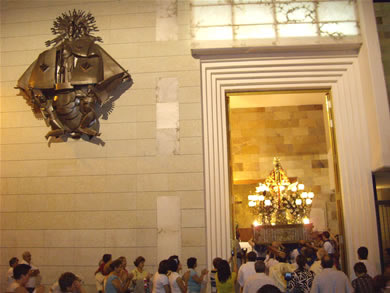 2009-Entrada a la Parroquia de la Virgen del Lluch